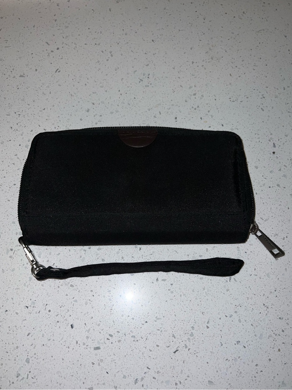 Travelon Zip Around Wallet Black
